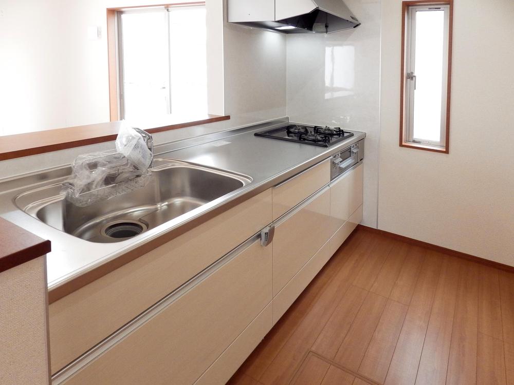 Kitchen. Spacious, Face-to-face is the kitchen.  Fun and food is likely to be.