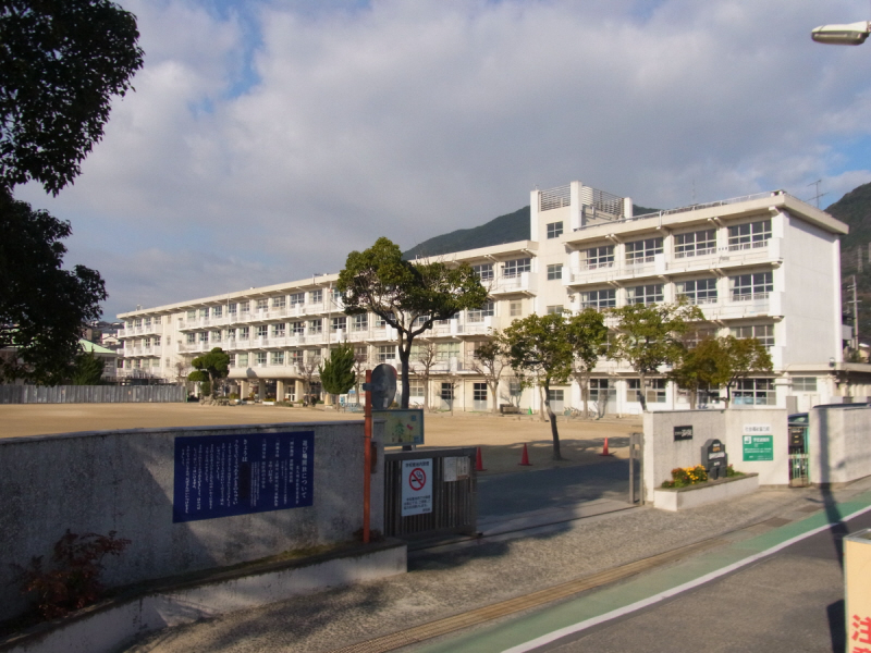 Primary school. Swamp until the elementary school (elementary school) 1224m