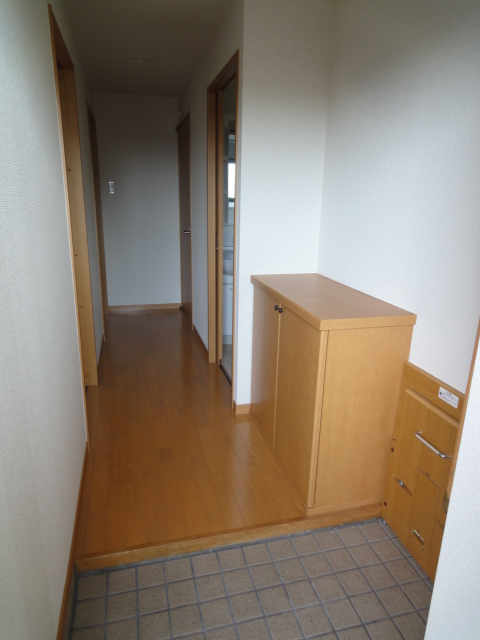 Entrance. Put out only at the time of use sitting ・ It is with handrail! 