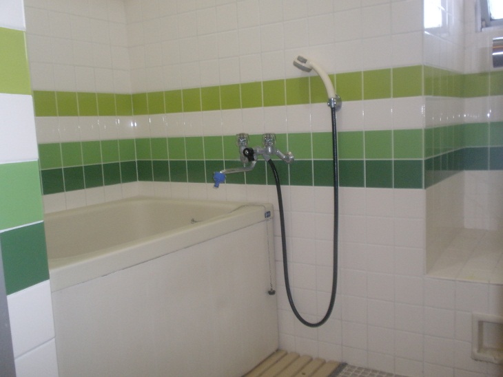 Bath. Because the window is there, Brightly, Ventilation is also good. 