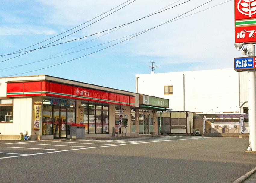 Convenience store. 60m until the poplar Moji Kuzunoha shop