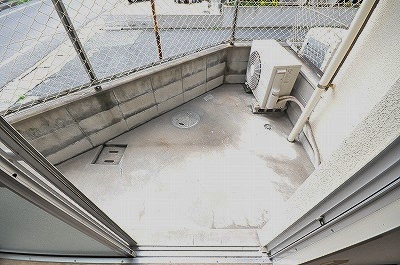 Balcony. First floor diversion