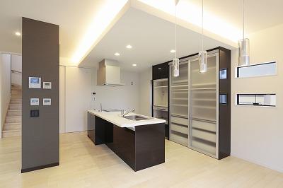 Building plan example (Perth ・ Introspection). Easy-to-use kitchen island (Our example of construction)