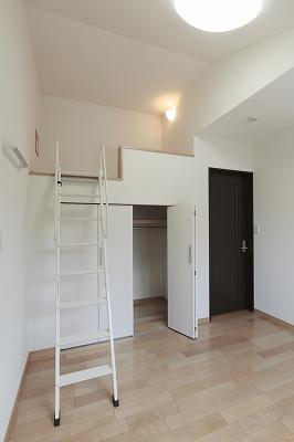 Building plan example (Perth ・ Introspection). For children the room there is a loft!