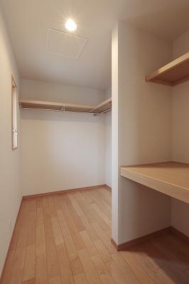 Building plan example (Perth ・ Introspection). Spacious walk-in closet