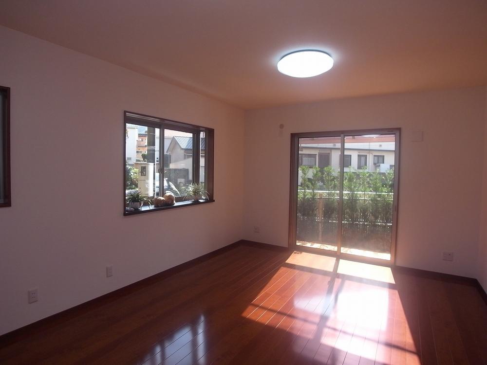 Living. Local (10 May 2013) Shooting