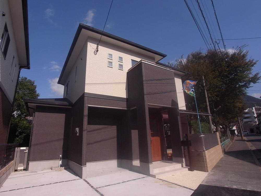 Parking lot. Local (10 May 2013) Shooting