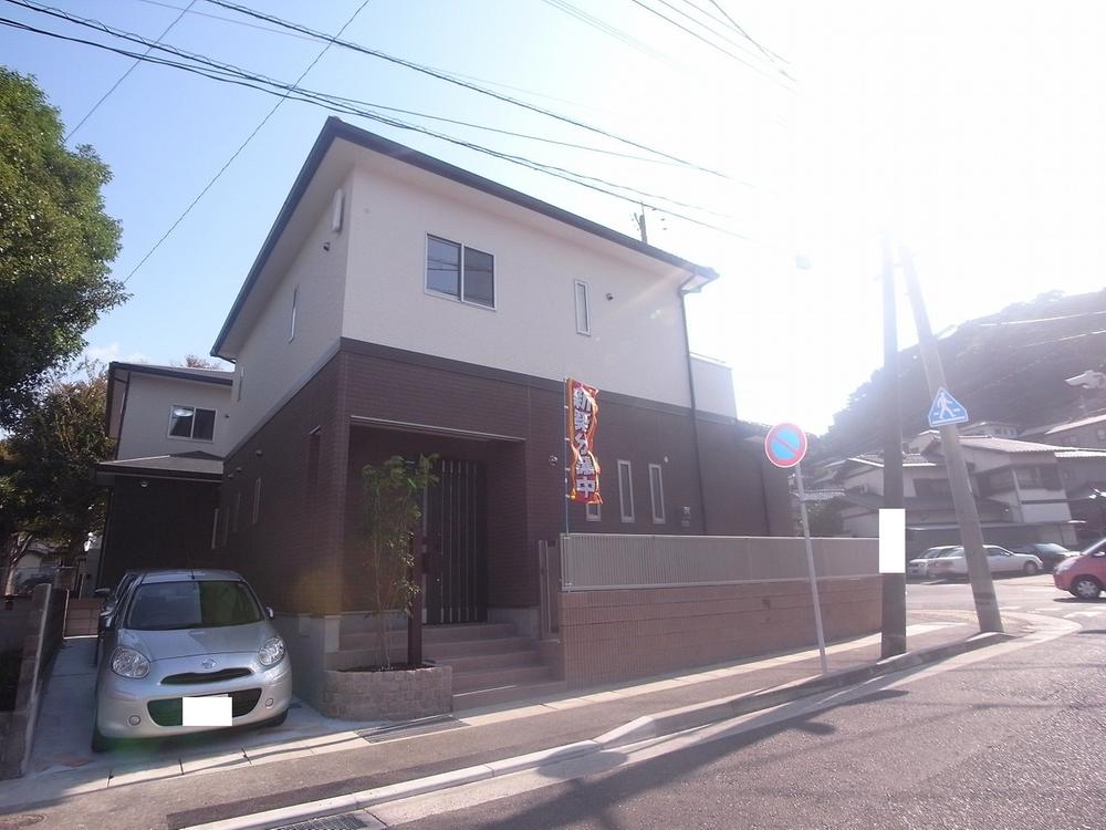 Local appearance photo. Local (10 May 2013) Shooting