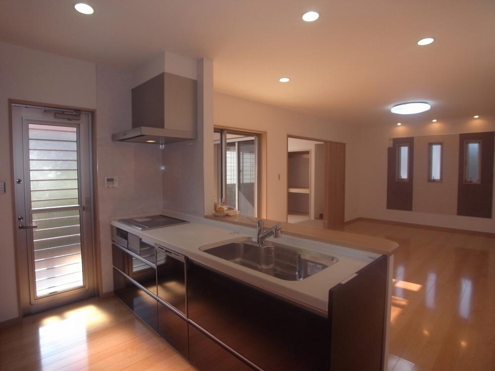 Kitchen. Indoor (10 May 2013) Shooting