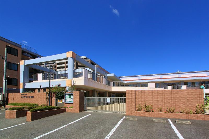 kindergarten ・ Nursery. 922m to gloss temple second nursery