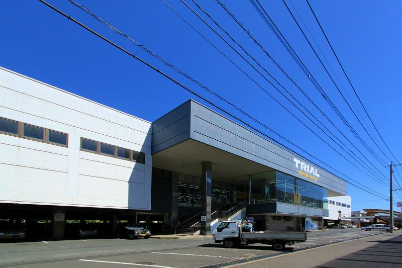 Supermarket. 1005m until the trial West Port shop