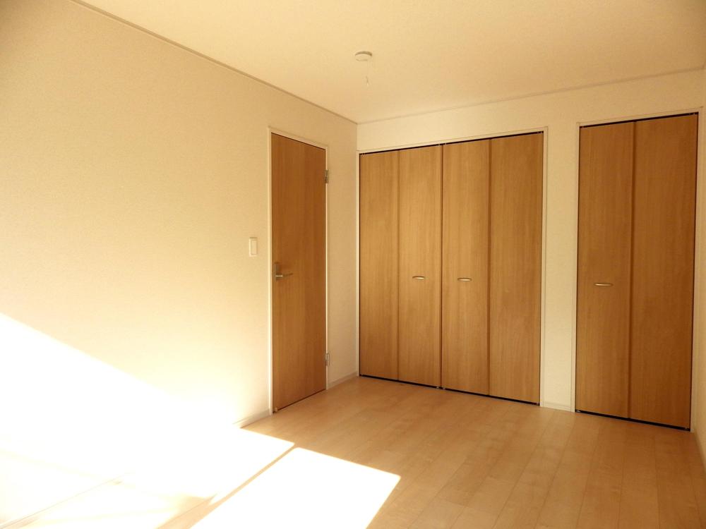 Other introspection. Storage is plenty of Western-style.