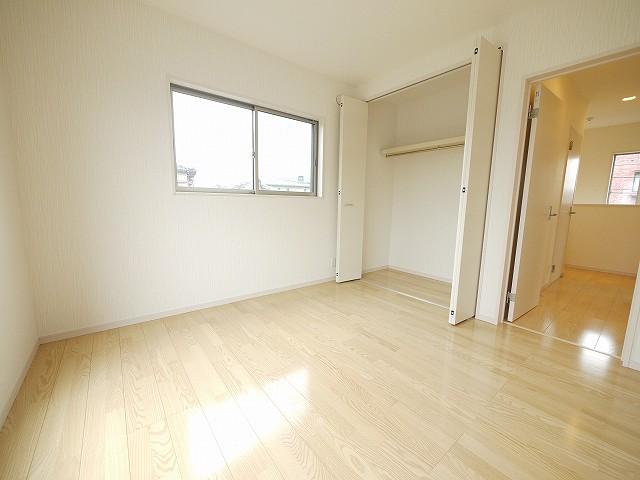 Non-living room. Local (September 2013) Shooting