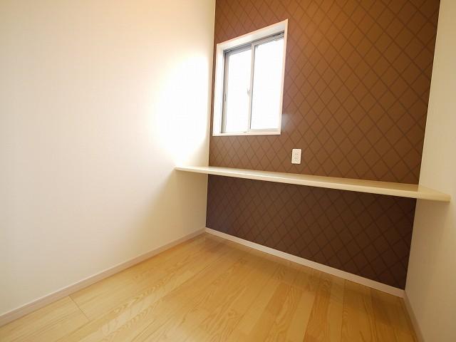 Non-living room. Local (September 2013) Shooting