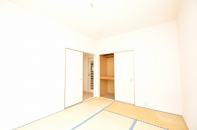 Receipt. Storage space closet