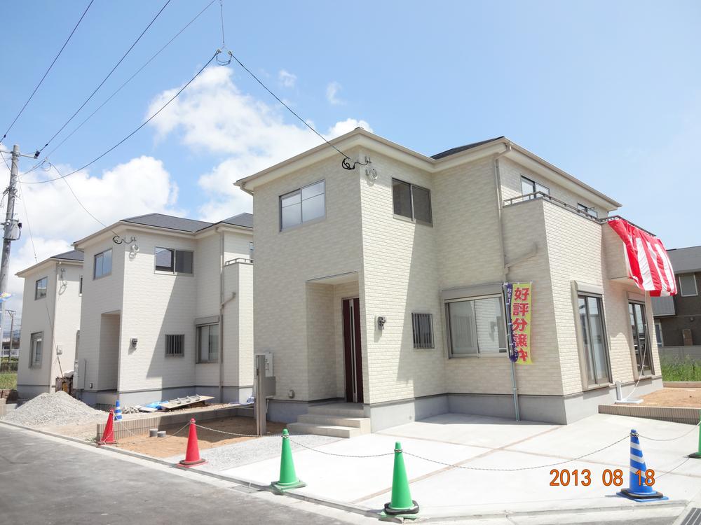 Same specifications photos (appearance). ●● weekend refresh in the green neighborhood park!