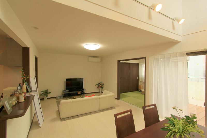 Living. Local (November 20, 2013) Shooting