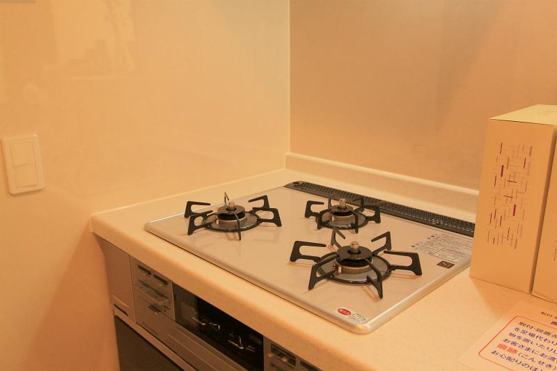 Kitchen. Local (November 20, 2013) Shooting