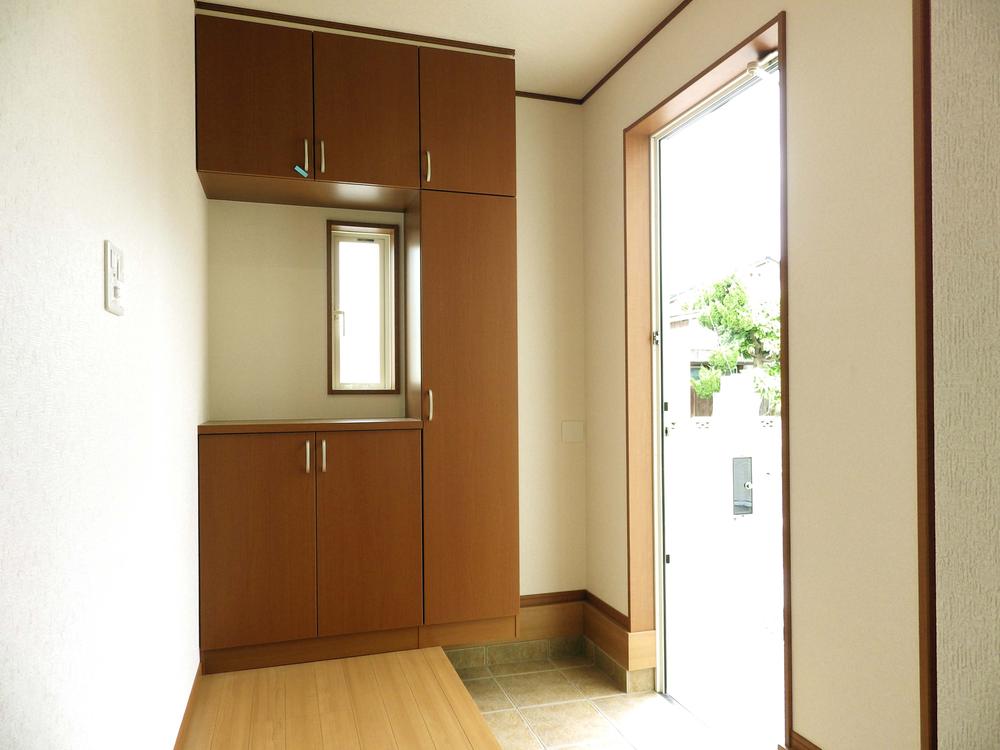 Entrance. It is the entrance of the same specification.