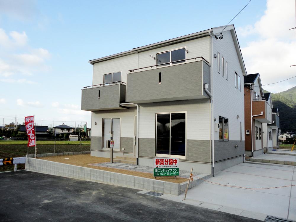 Rendering (appearance). It is building image.