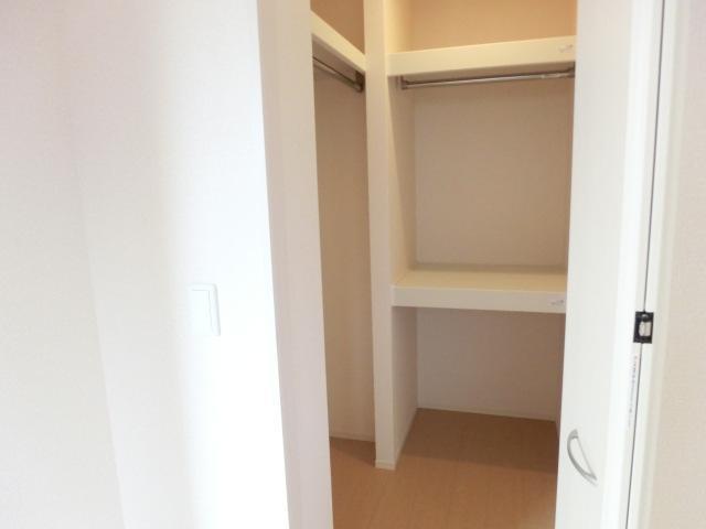 Receipt. Walk-in closet