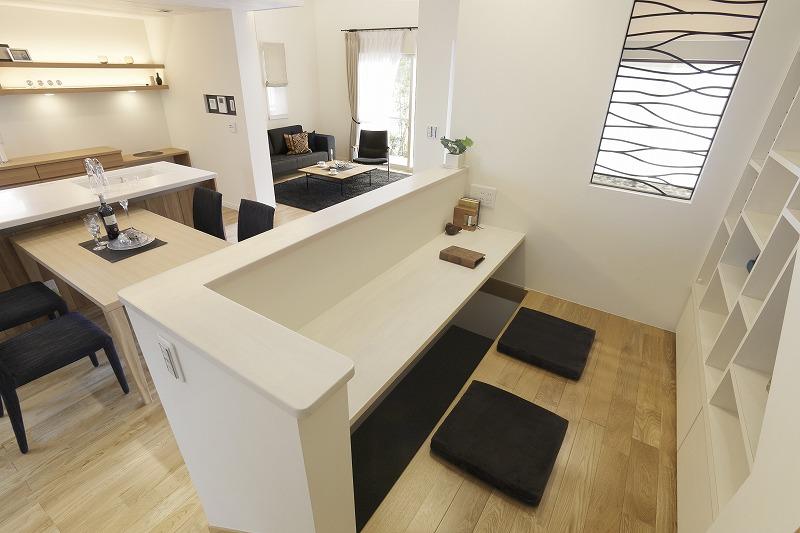 Building plan example (introspection photo). Accommodation exhibition hall of sound Has established a study corner of the floor dug easy to sit on the landing of the stairs.