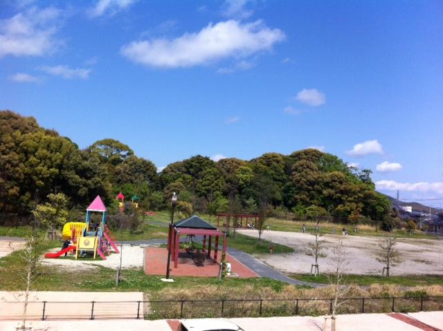 Local photos, including front road. Local (04 May 2013) shooting Symphony North Park. Hibiki bright voice of children.