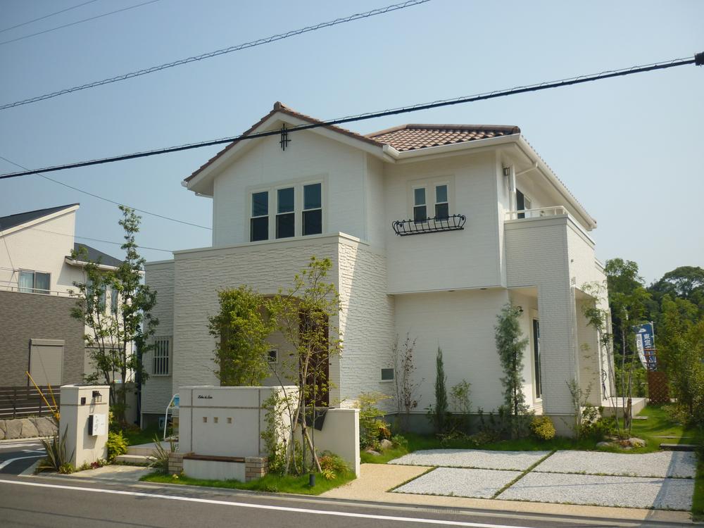 Building plan example (exterior photos). Exhibition hall that stayed to try out "Accommodation exhibition hall of the sound." Of new air-conditioning shape "beauty ・ Model house published in cool warm "with!