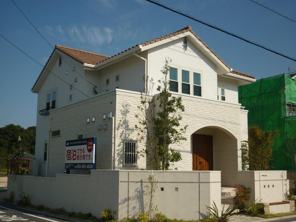 Building plan example (exterior photos). Toho home of the house long-term high-quality housing ・ Ordinance of the Ministry of quasi-fireproof structure is standard specification! ! hybrid ・ air ・ Control housing Is affected by the outside air temperature is difficult external insulation construction method! Wall in the ventilation system of the "summer silky", "winter warmer"!