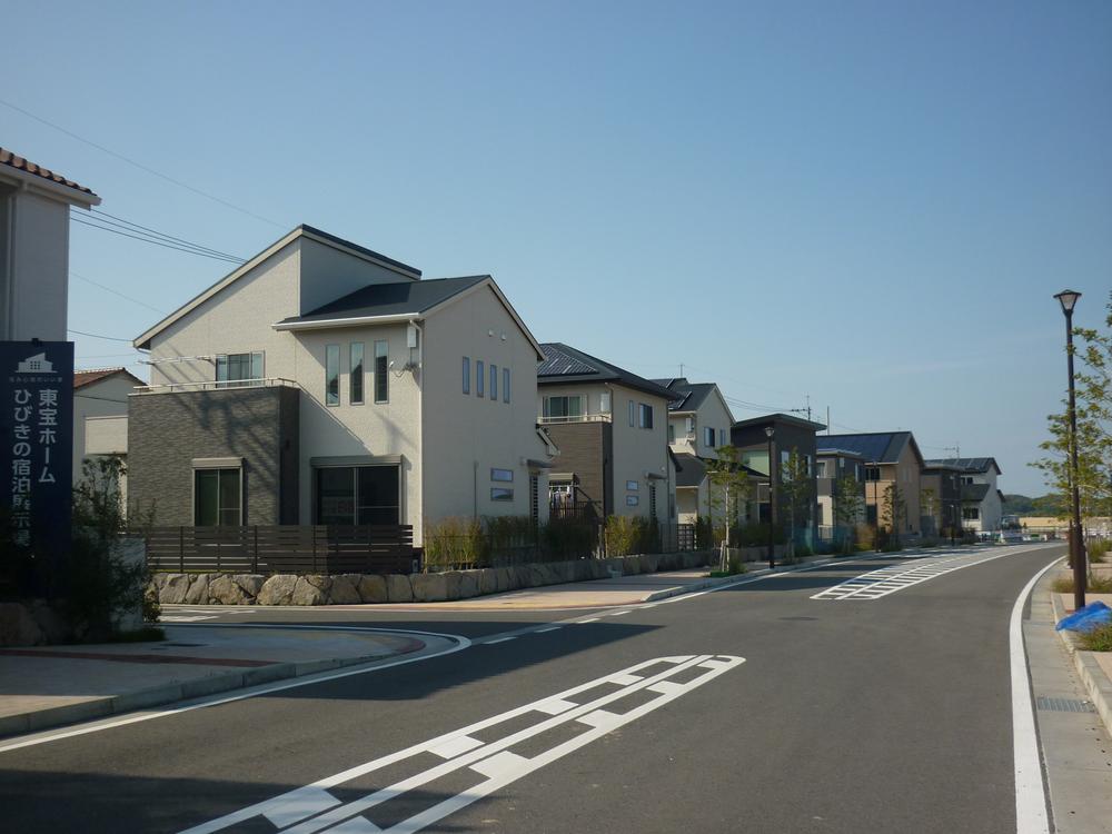 Local photos, including front road. Local (10 May 2013) Shooting