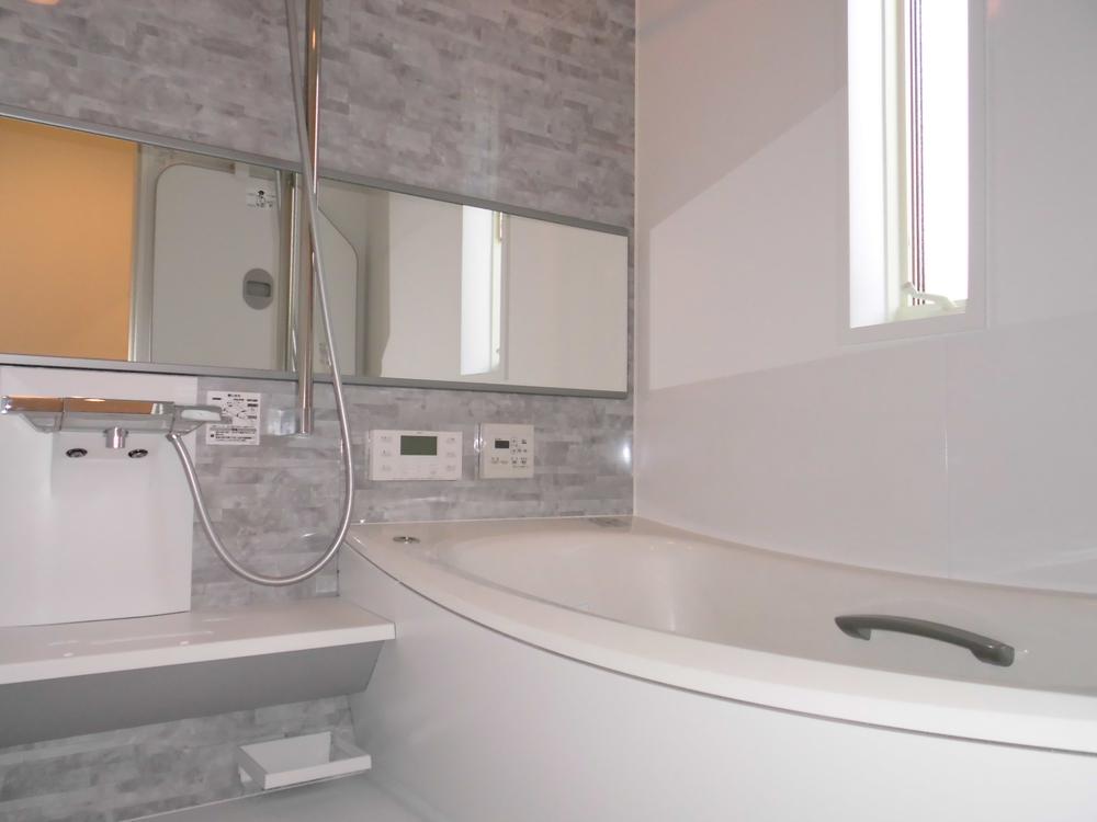 Bathroom. Spacious bathtub. Also it will be healed daily fatigue tired stretched slowly foot.