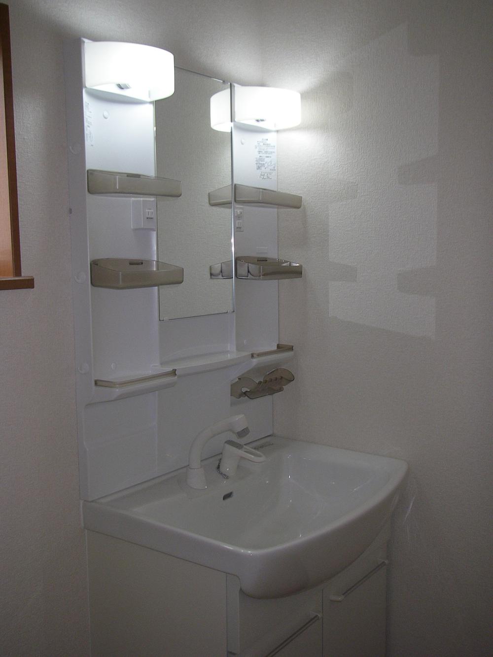 Wash basin, toilet. Same specifications