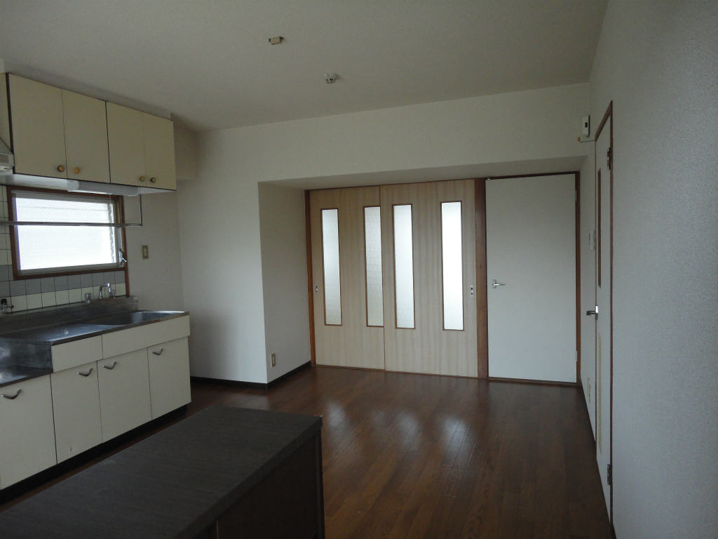 Other. It is very open !!