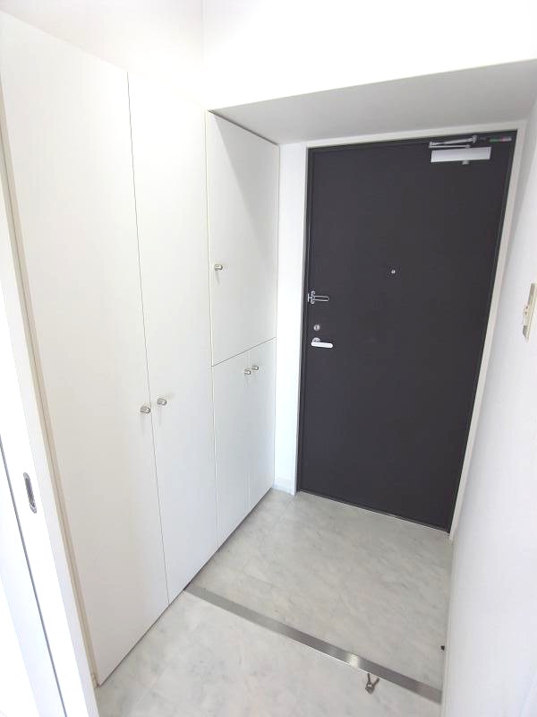 Entrance. Entrance housed plenty