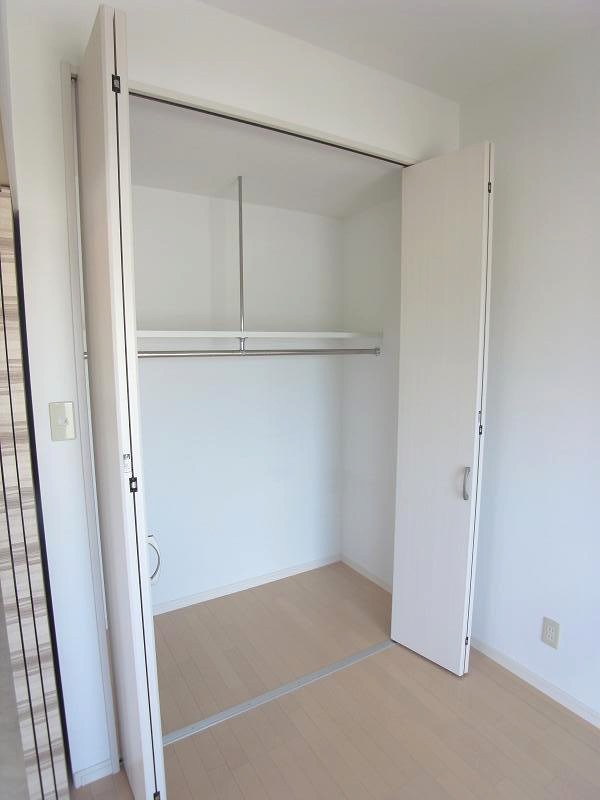 Receipt. Western-style storage lot