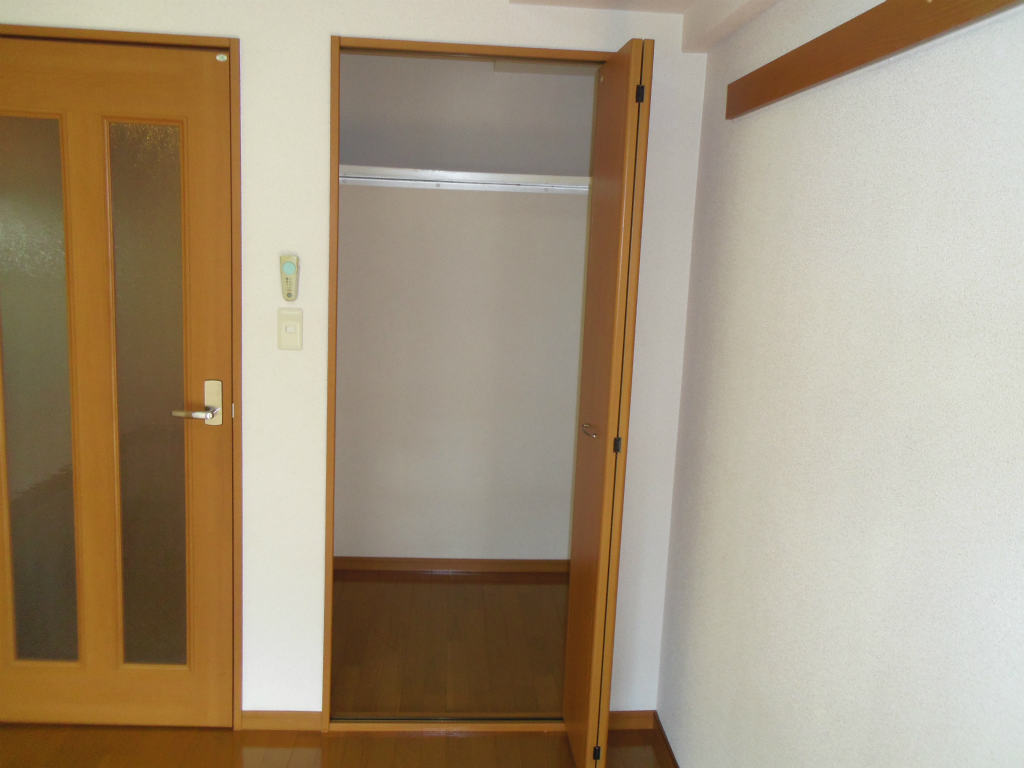 Other room space. Receipt