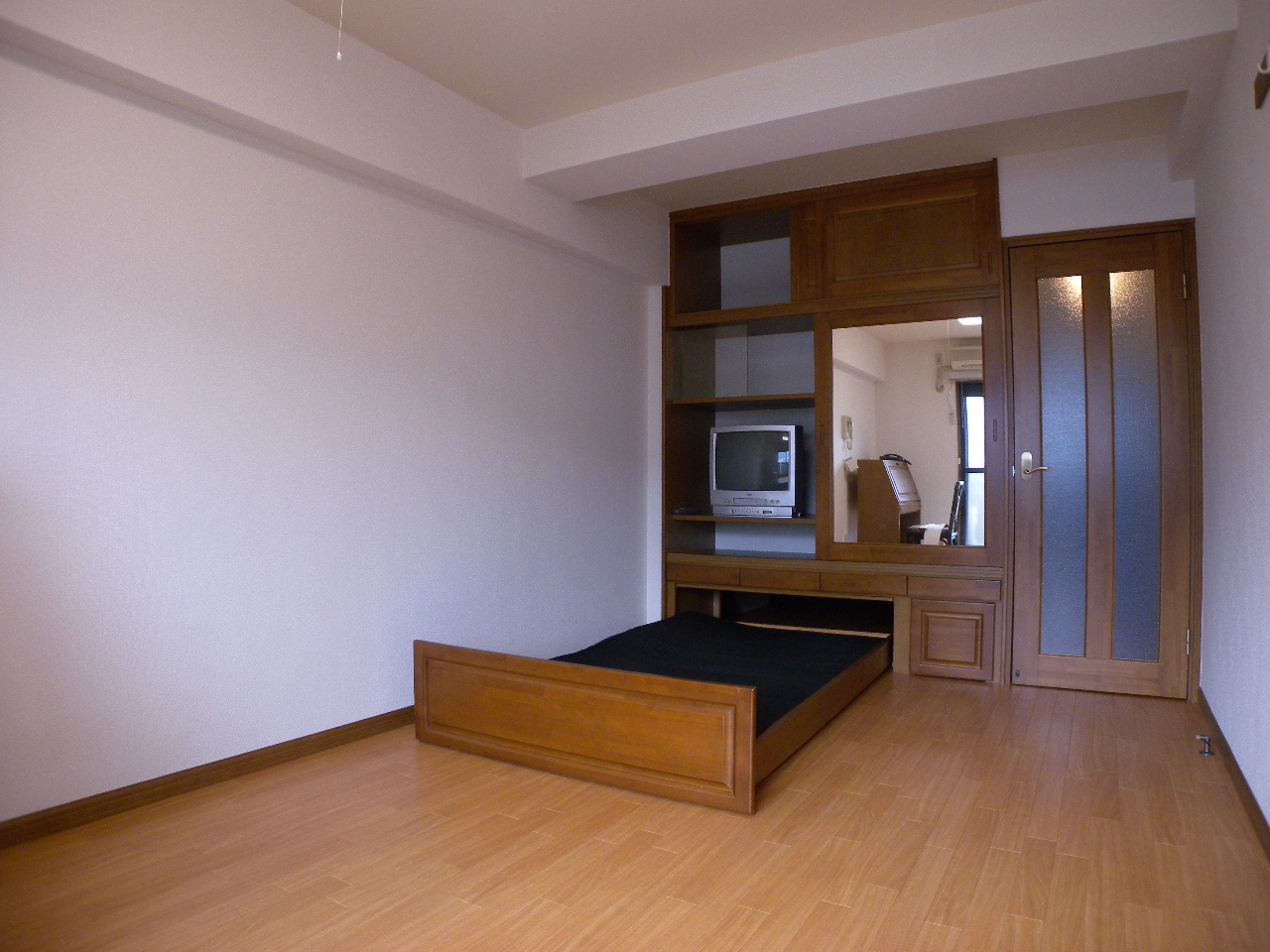 Living and room. Enable available and the there is a storage room bet