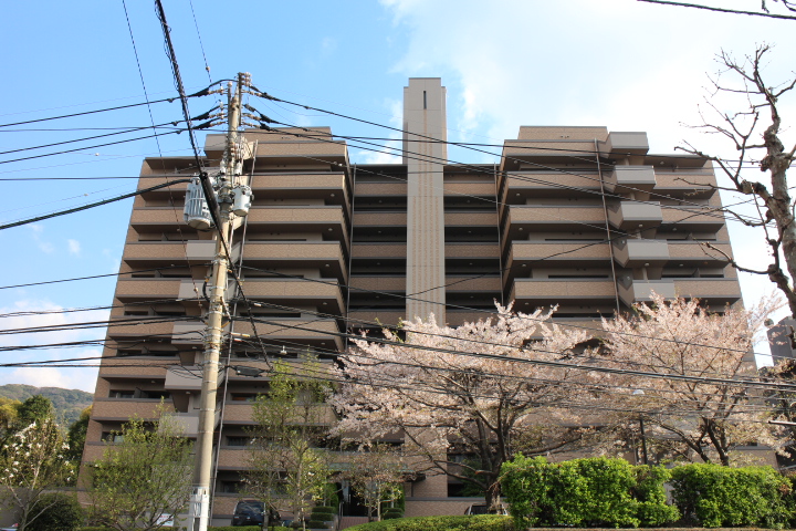 Building appearance. Environment favorable ☆