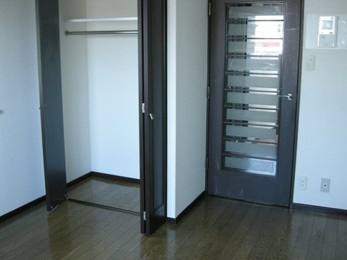 Living and room. Western-style (about 6.3 tatami mats) with closet