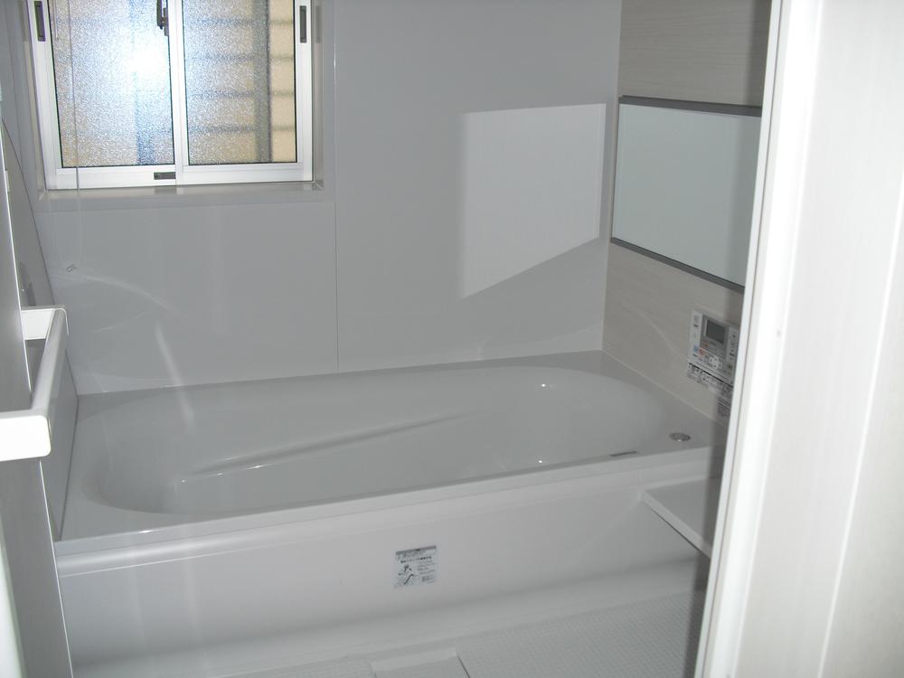 Other Equipment. Because the bathroom ventilation heating drying function is with, Your laundry on a rainy day is also okay.