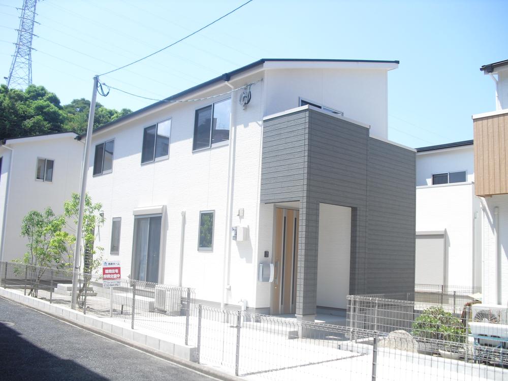 Local appearance photo.  [No. 7 land appearance] Entrance porch with a roof, Handy on a rainy day.