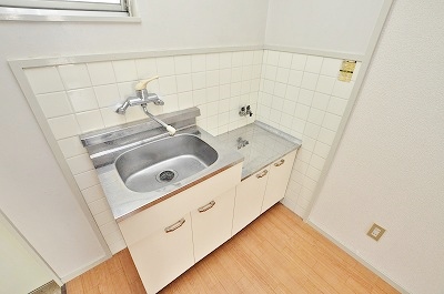 Kitchen. Gas stove installation Allowed