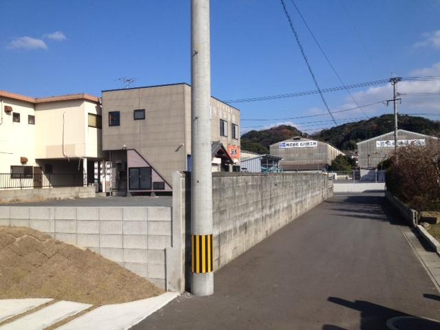 Local photos, including front road. Local (12 May 2013) Shooting