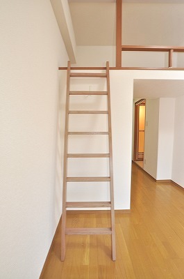 Other room space. With loft