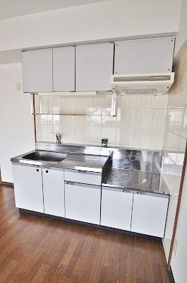 Kitchen. The kitchen is you can use the gas stove