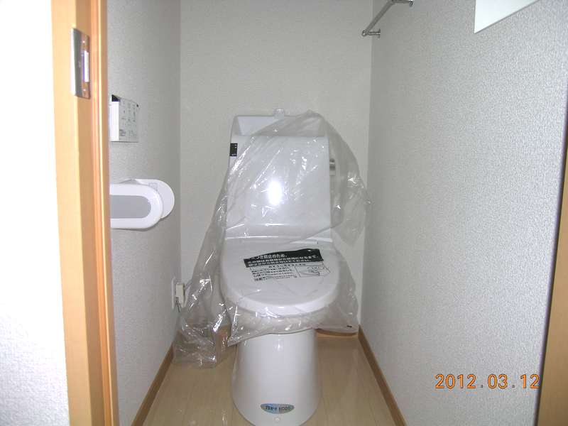 Toilet. Click here for new goods, With Washlet!