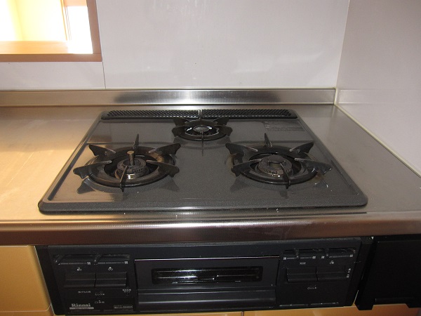 Kitchen. Three is the mouth stove