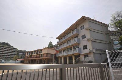 Primary school. Municipal 1000m to black field elementary school (school district) (Elementary School)