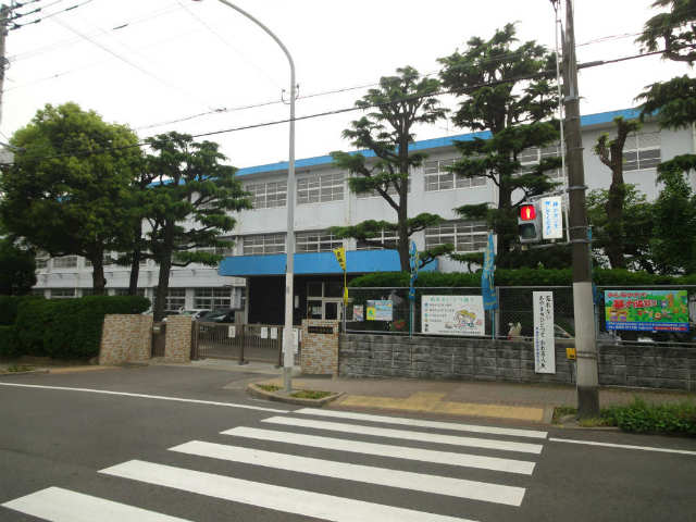 Primary school. Narumizu up to elementary school (elementary school) 396m