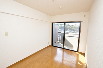 Other room space. BEST in the children's room